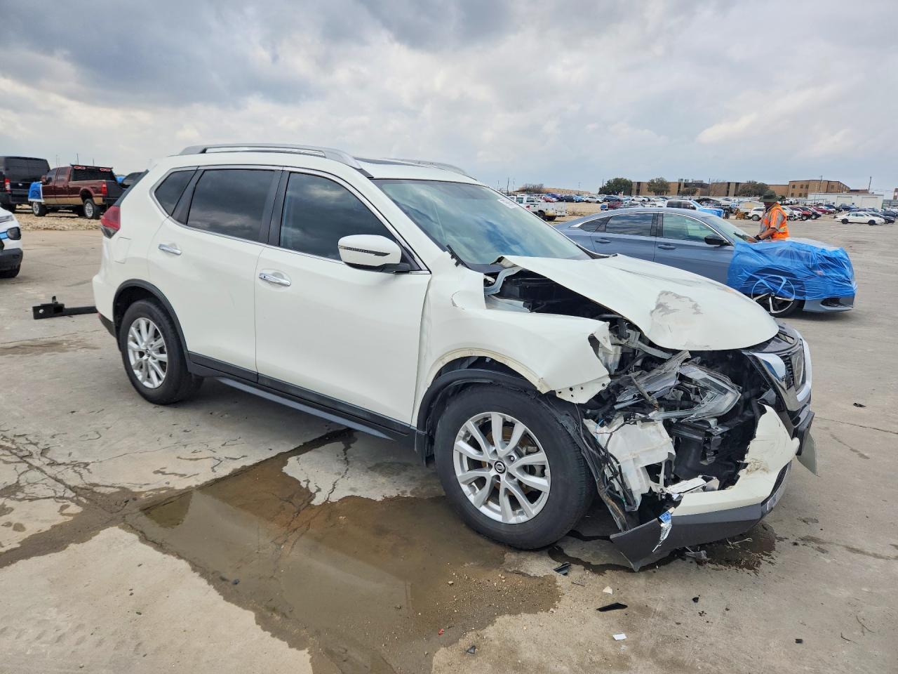 2017 NISSAN ROGUE