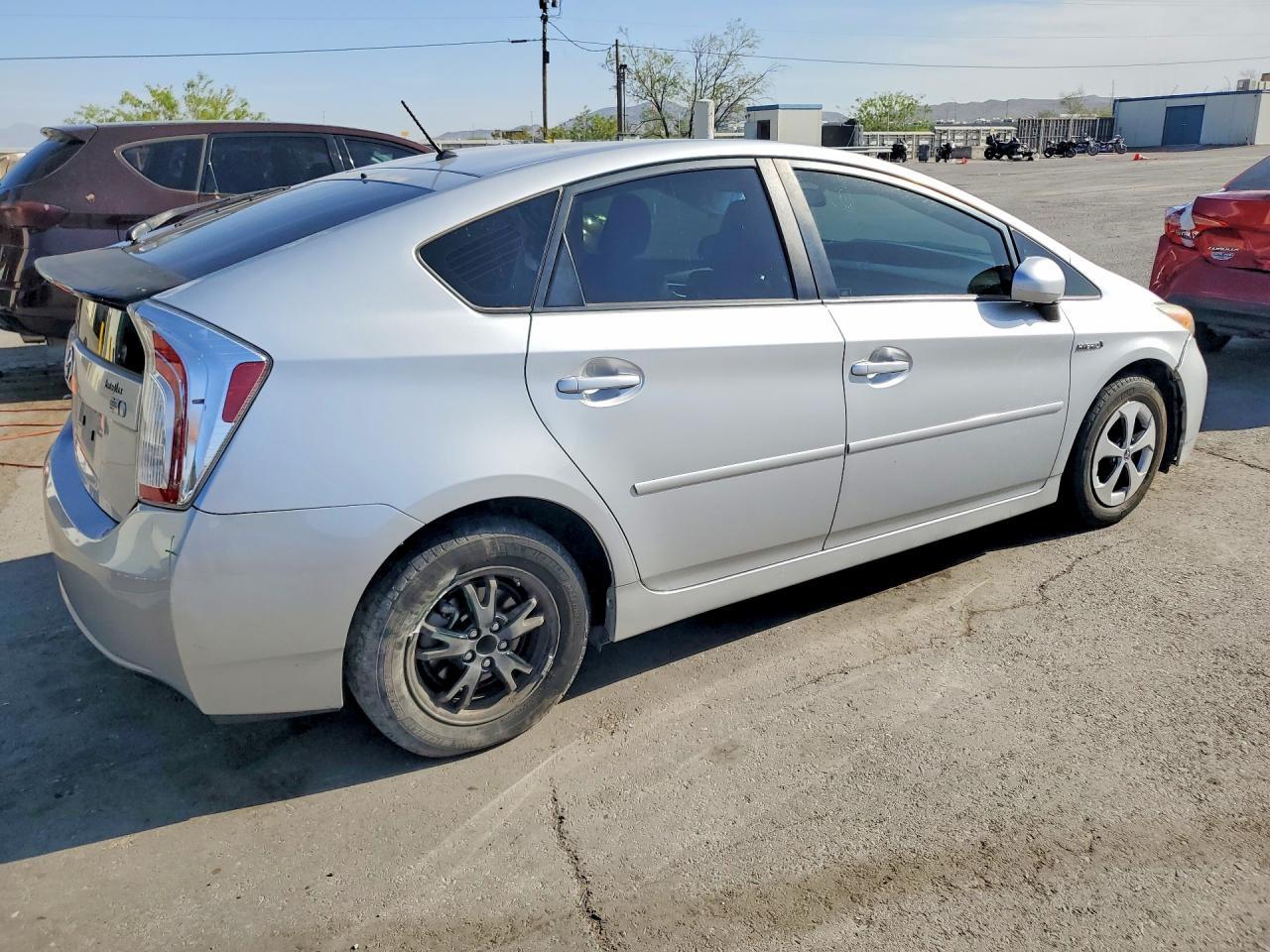 2015 TOYOTA PRIUS