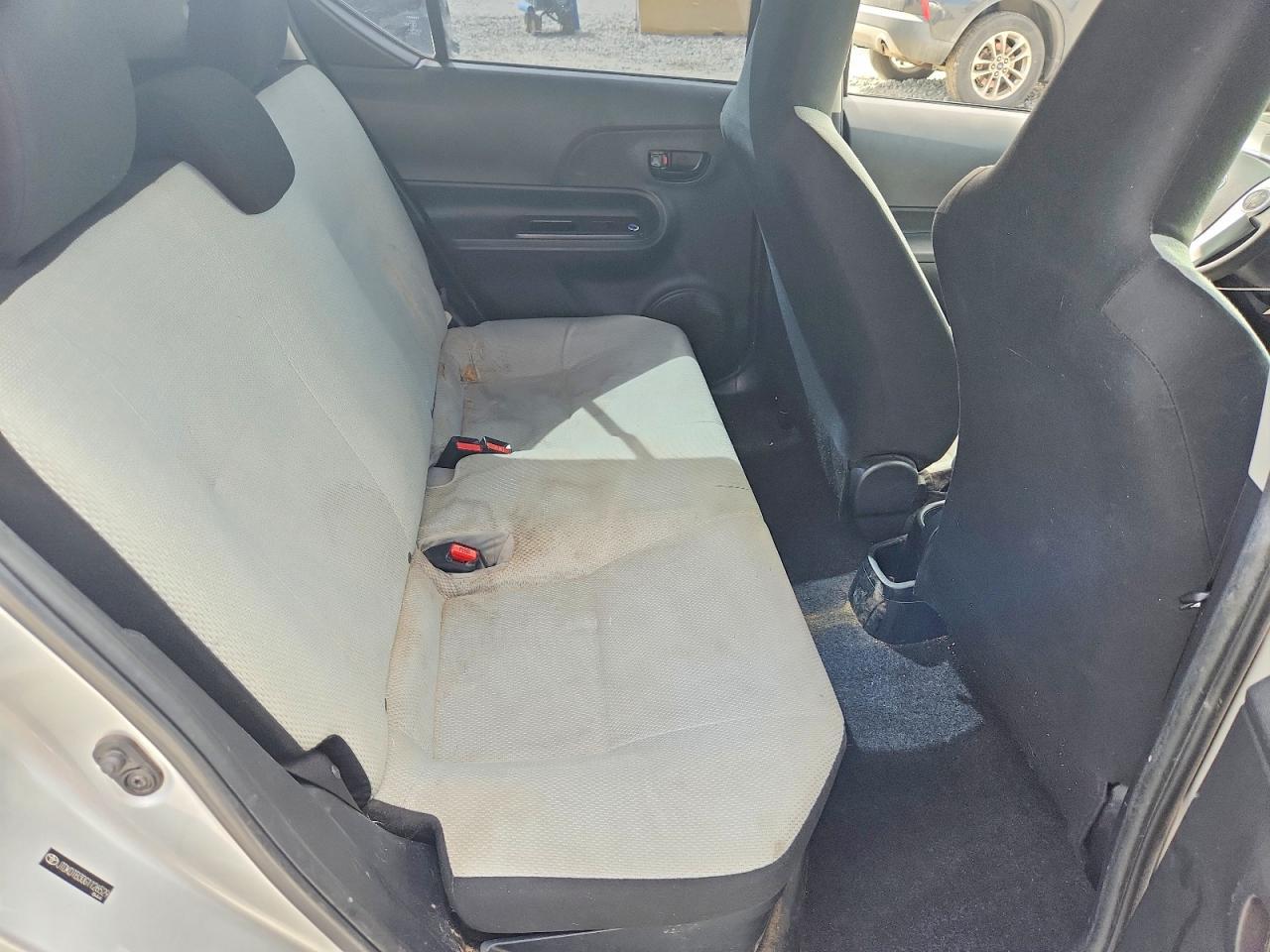 2016 TOYOTA Prius c