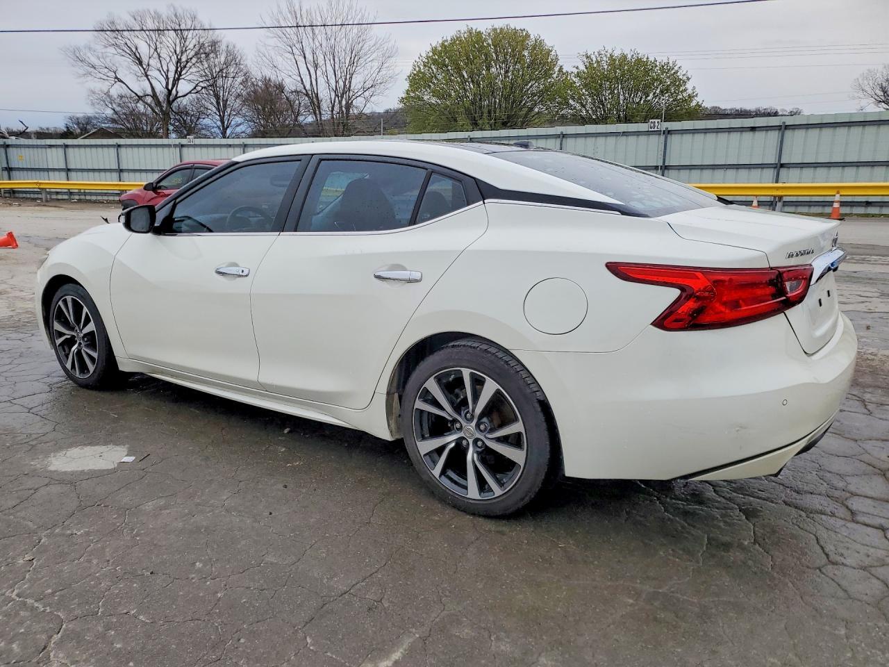 2016 NISSAN Maxima