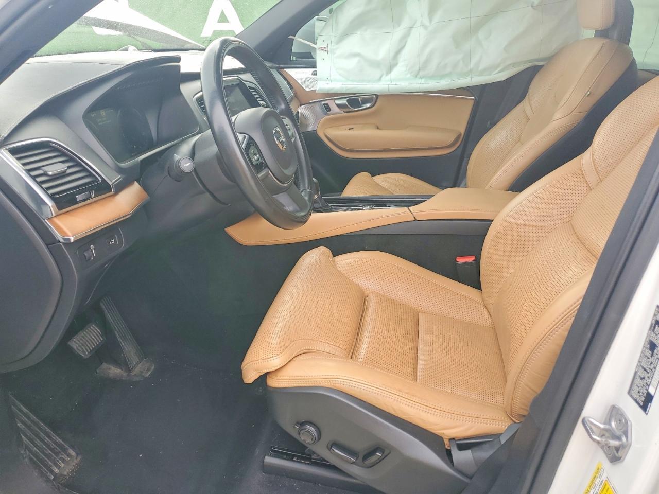 2017 VOLVO XC90
