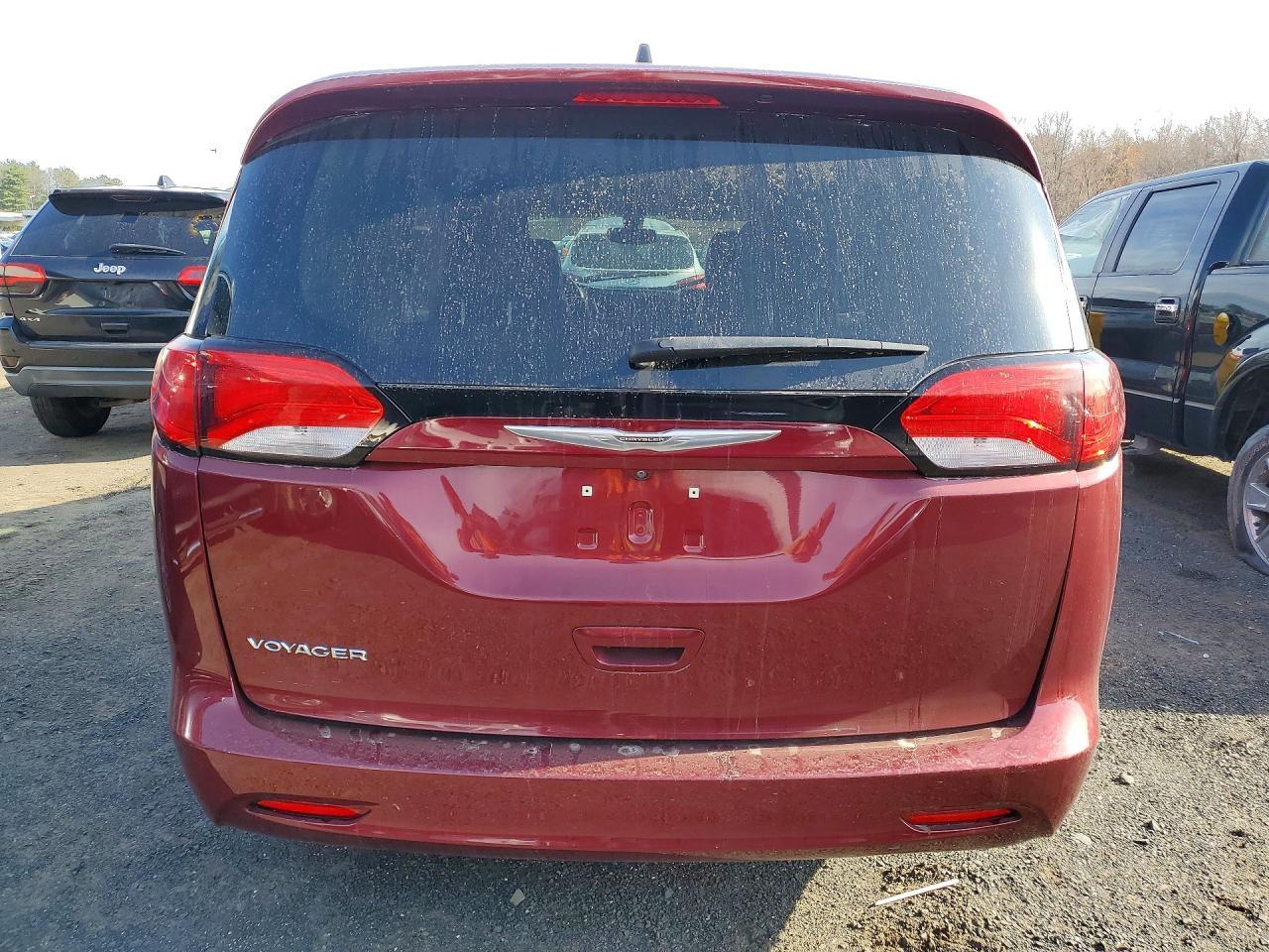 2021 CHRYSLER Voyager