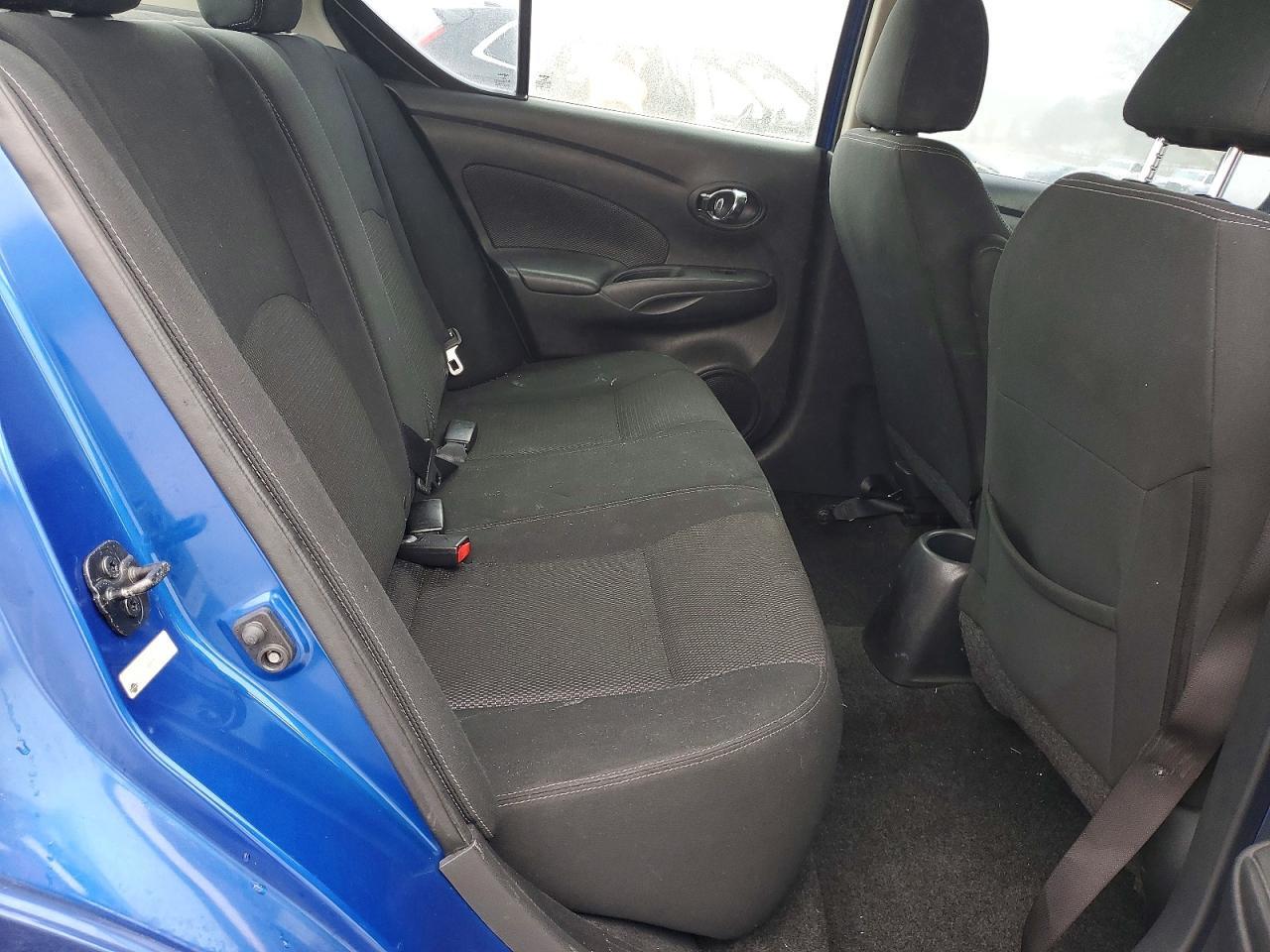 2017 NISSAN VERSA