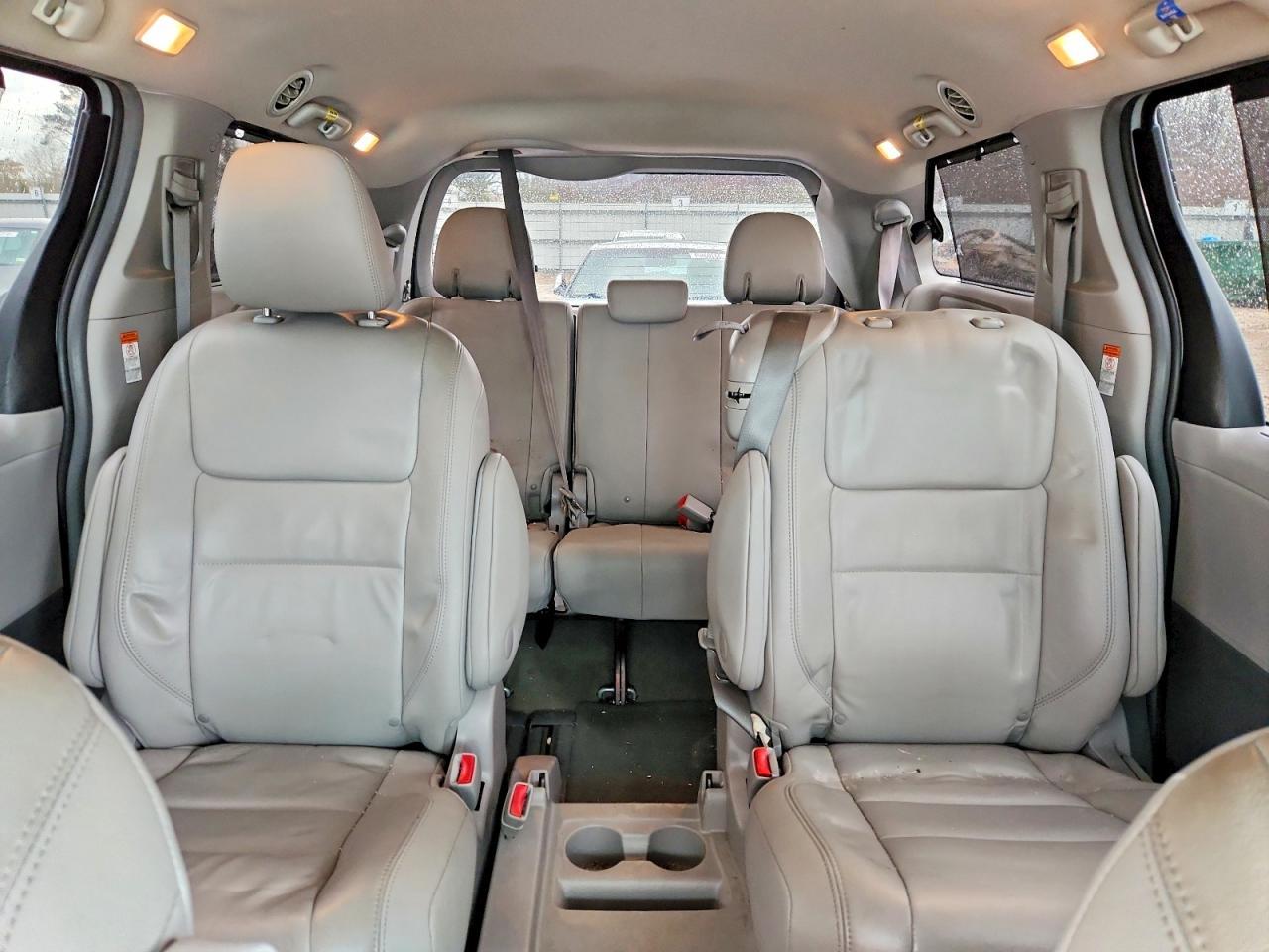 2015 TOYOTA SIENNA