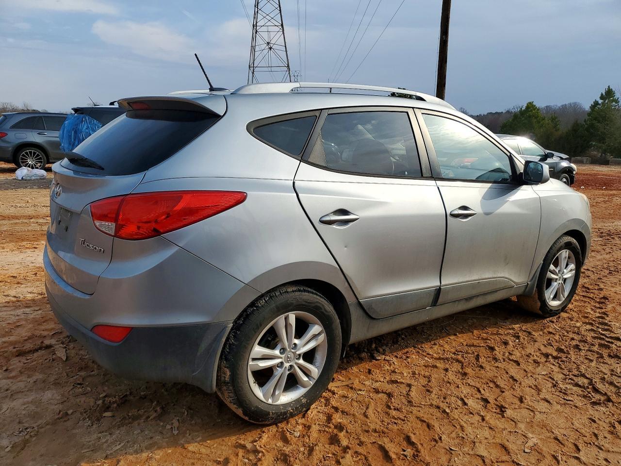 2011 HYUNDAI TUCSON