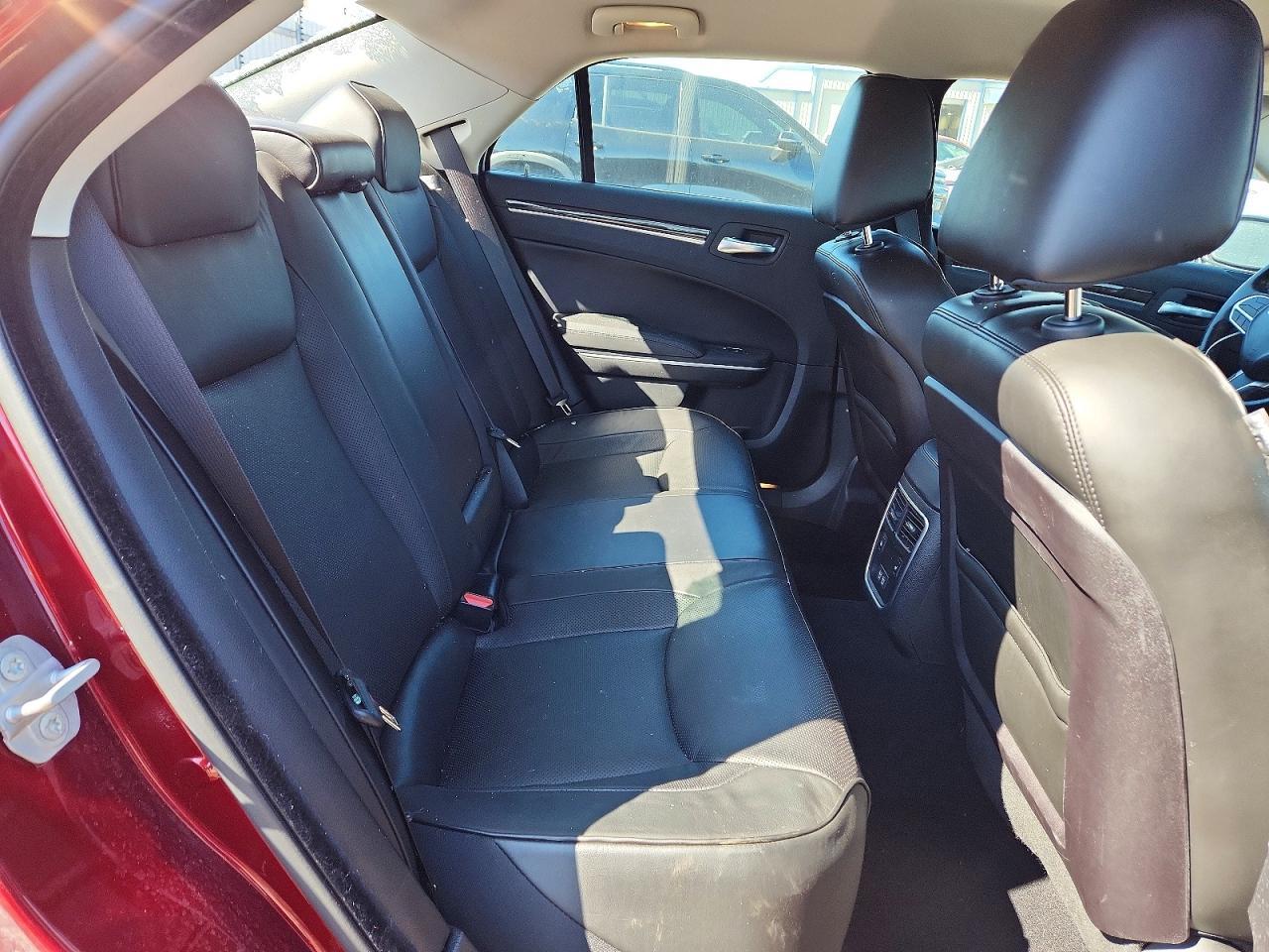 2019 CHRYSLER 300