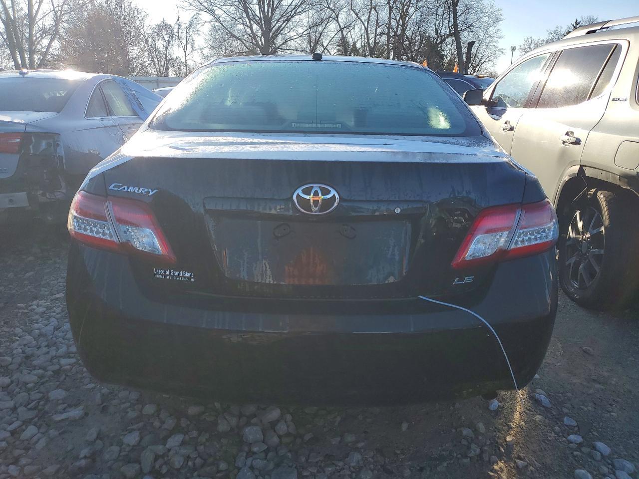 2011 TOYOTA CAMRY