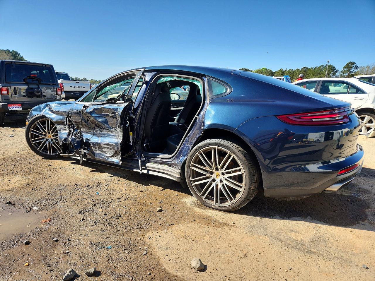 2017 PORSCHE Panamera