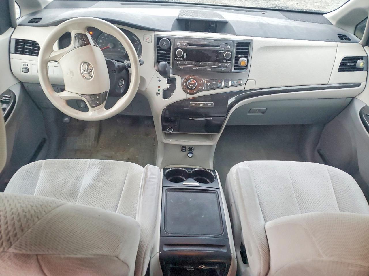 2014 TOYOTA SIENNA