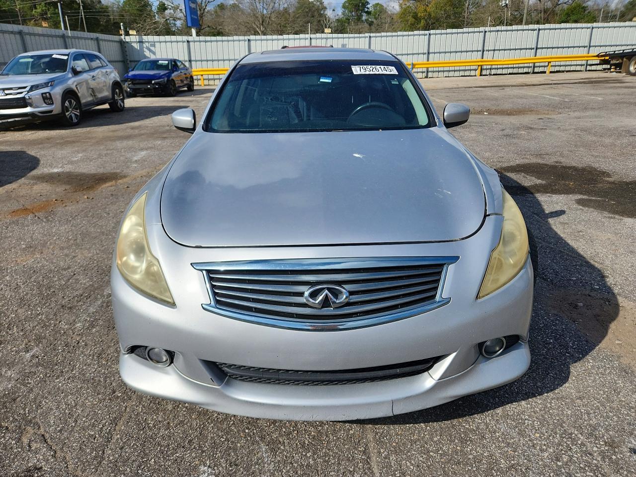 2011 INFINITI G37