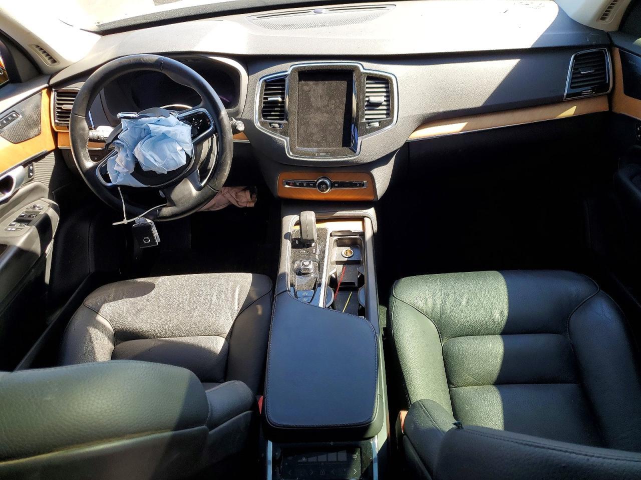 2024 VOLVO XC90
