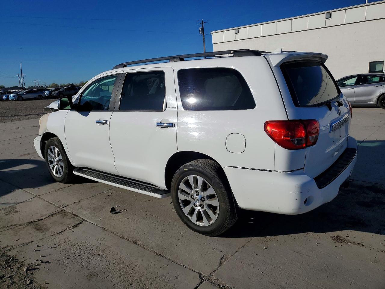 2014 TOYOTA Sequoia
