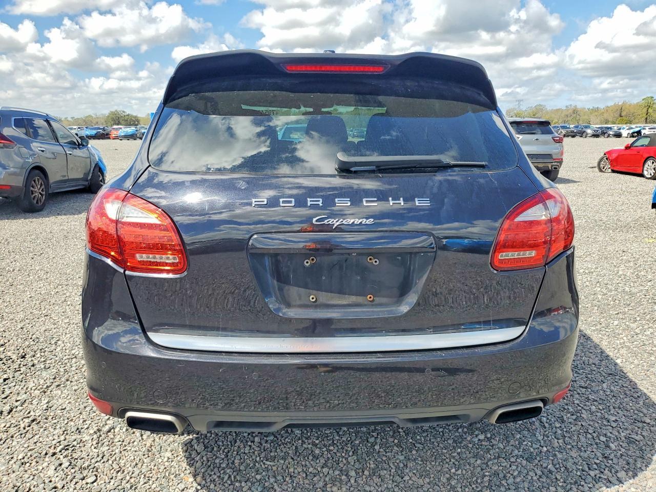 2014 PORSCHE CAYENNE