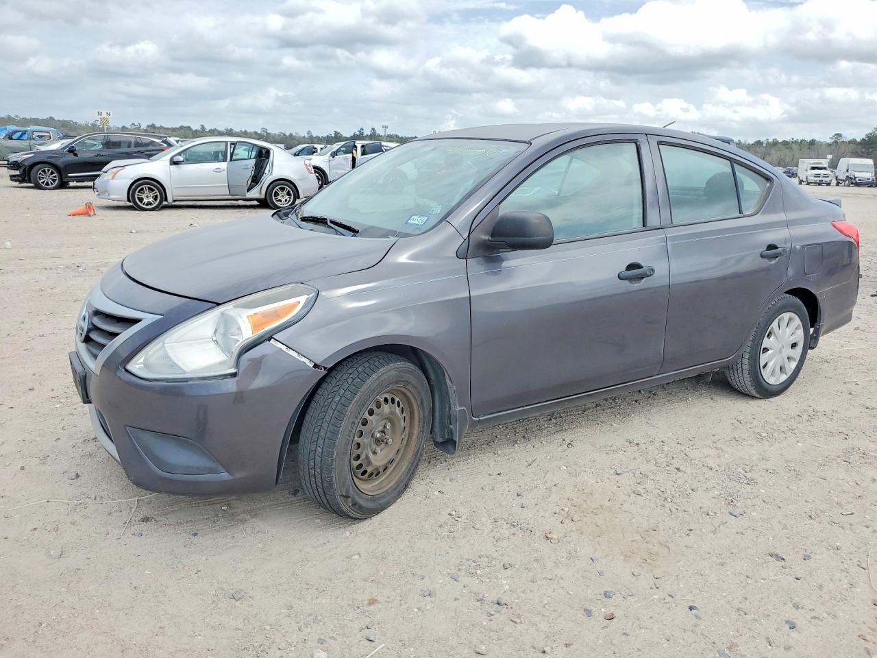 2015 NISSAN VERSA