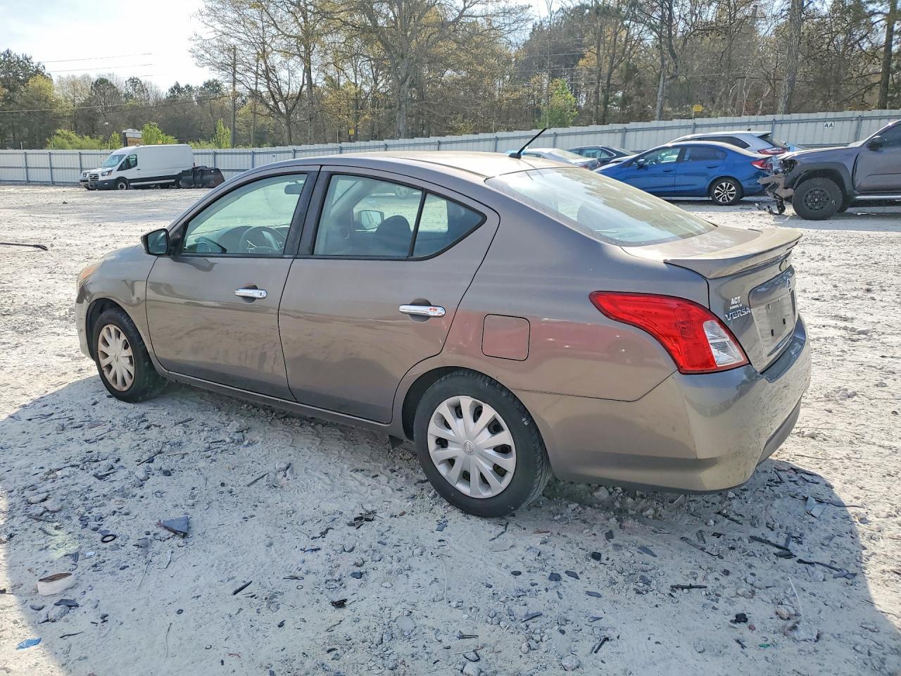 2017 NISSAN VERSA