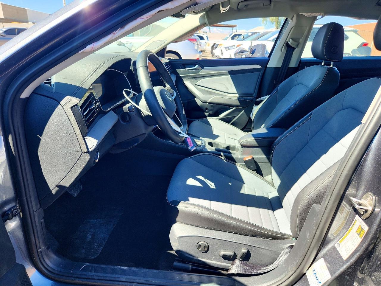 2025 VOLKSWAGEN JETTA
