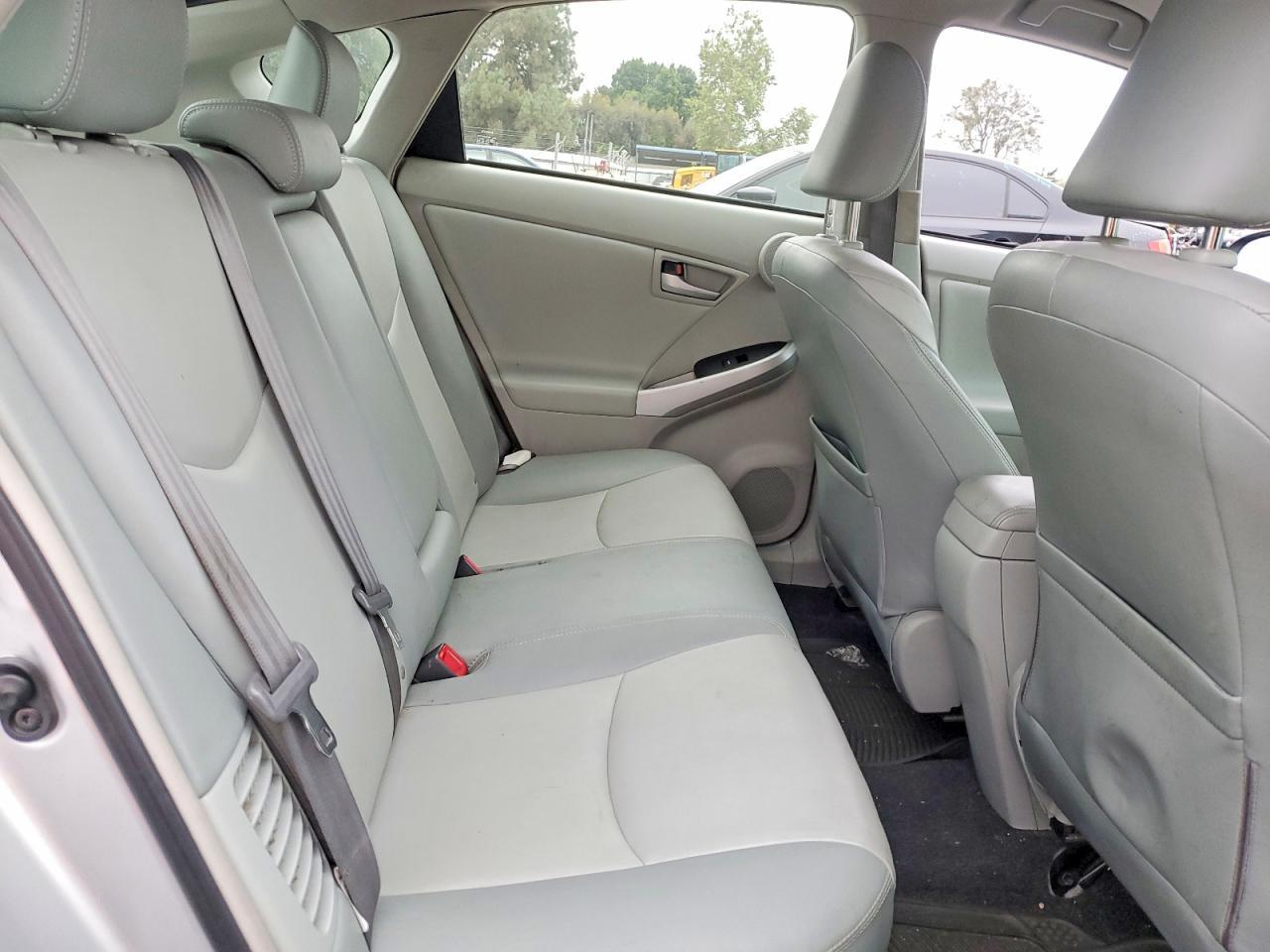 2013 TOYOTA PRIUS