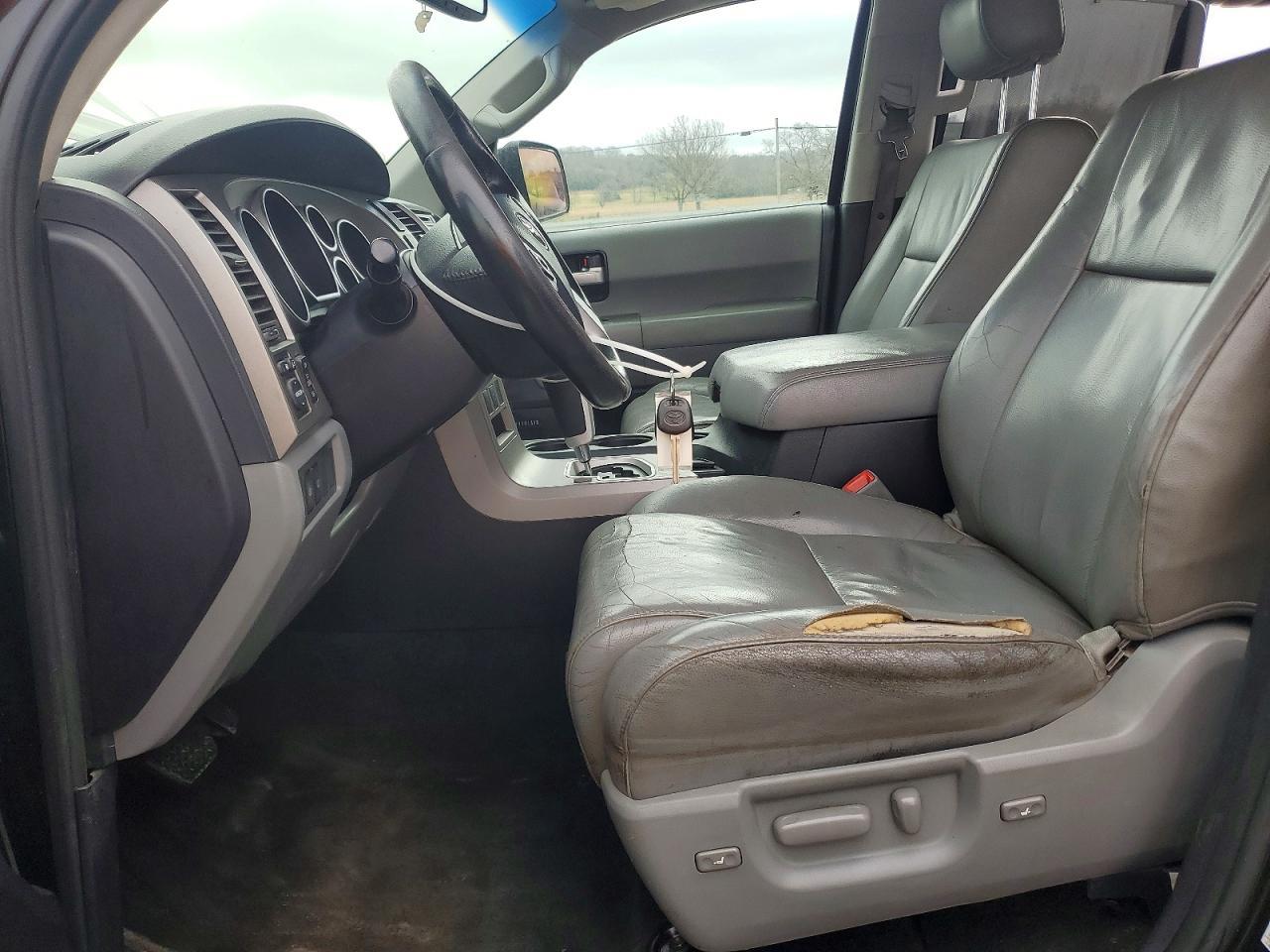 2015 TOYOTA Sequoia