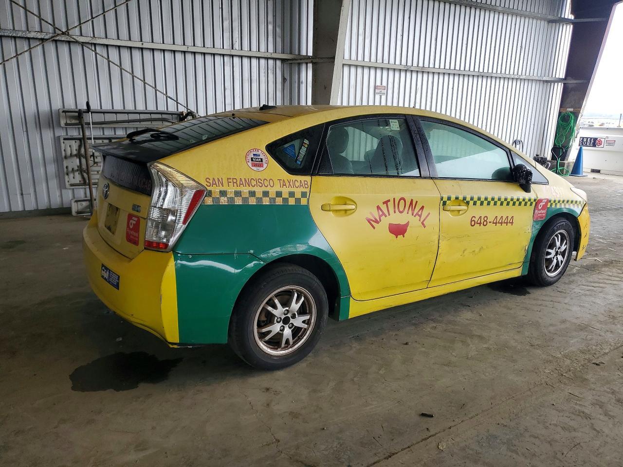 2011 TOYOTA PRIUS