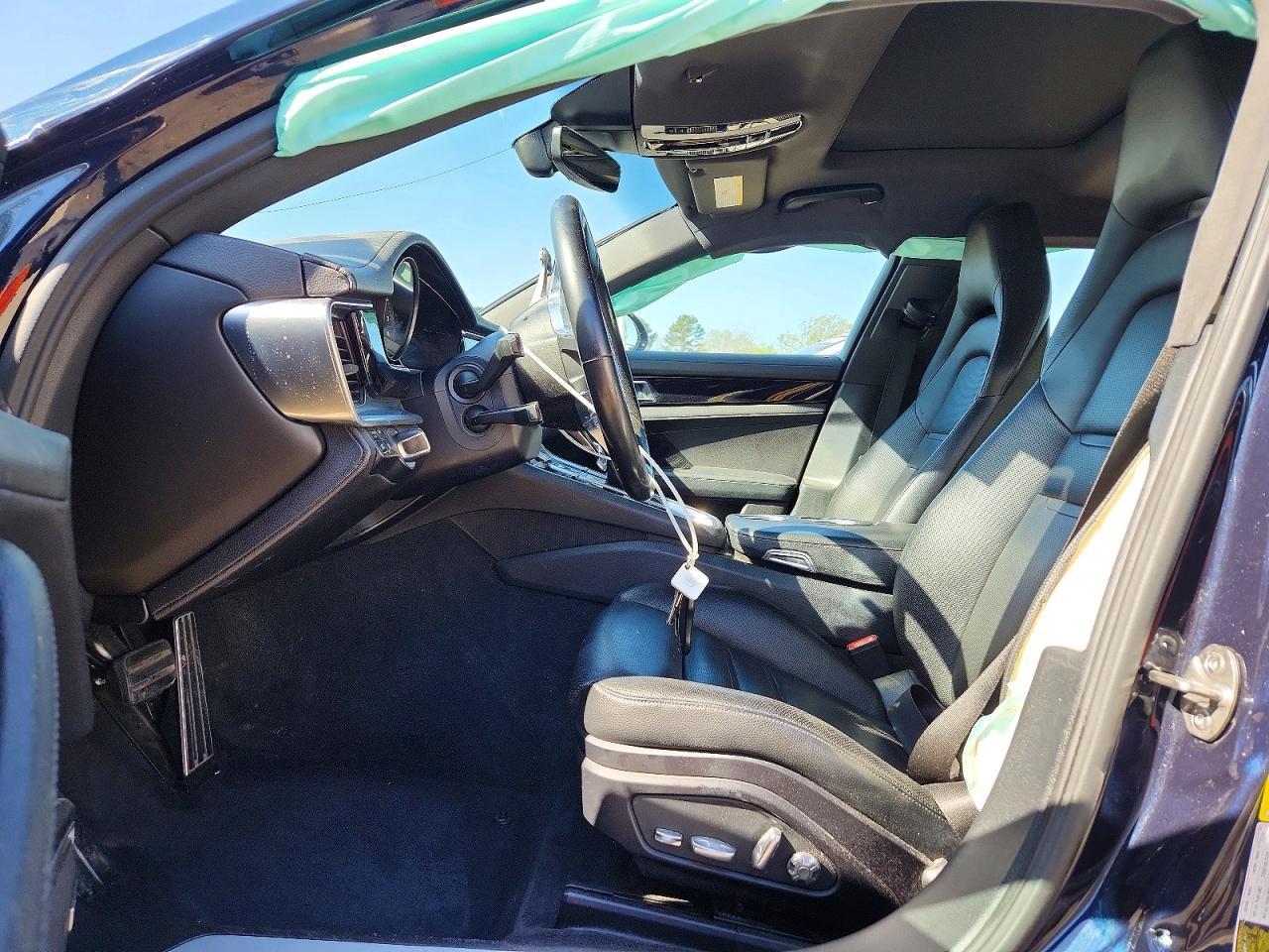 2017 PORSCHE Panamera