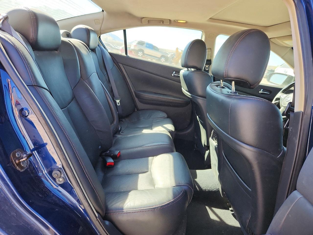 2010 NISSAN Maxima