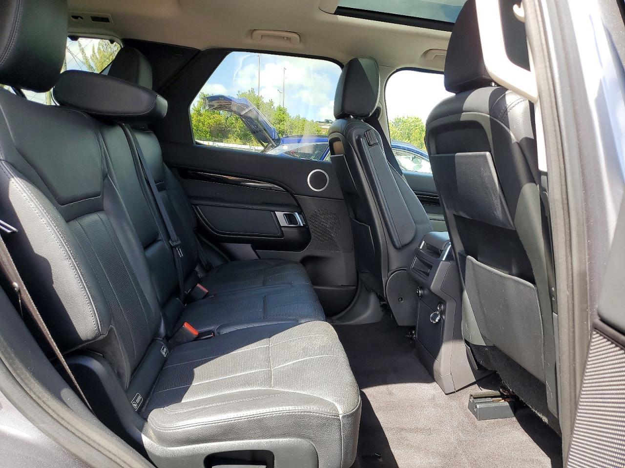 2017 LAND ROVER Discovery