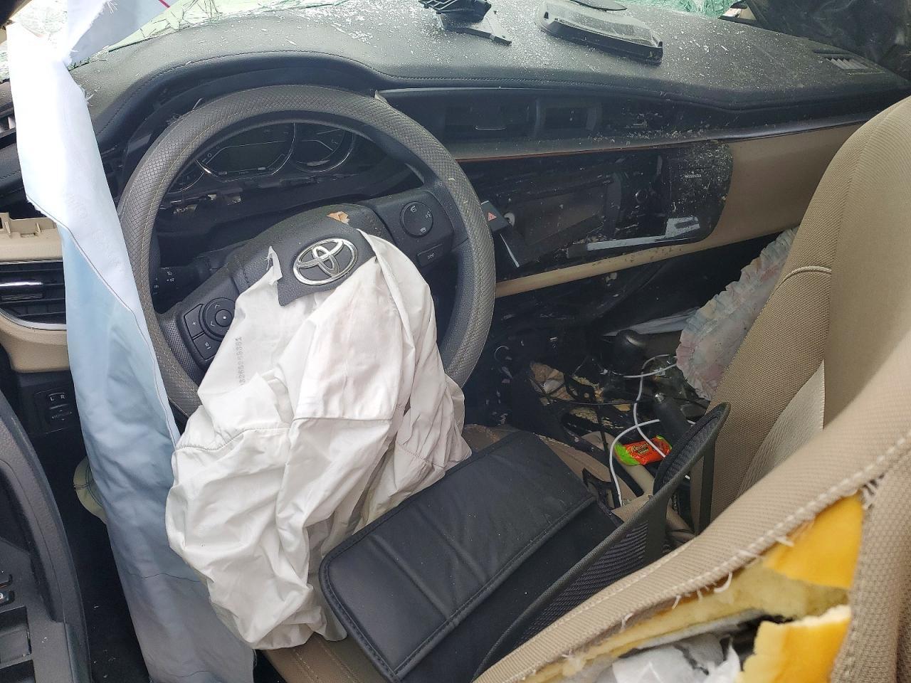 2015 TOYOTA COROLLA