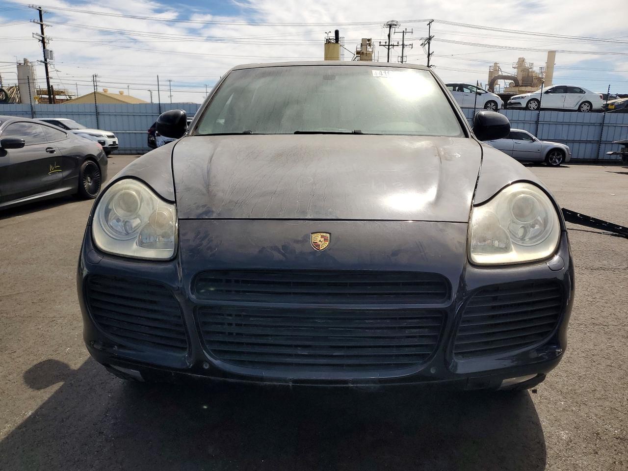 2004 PORSCHE CAYENNE