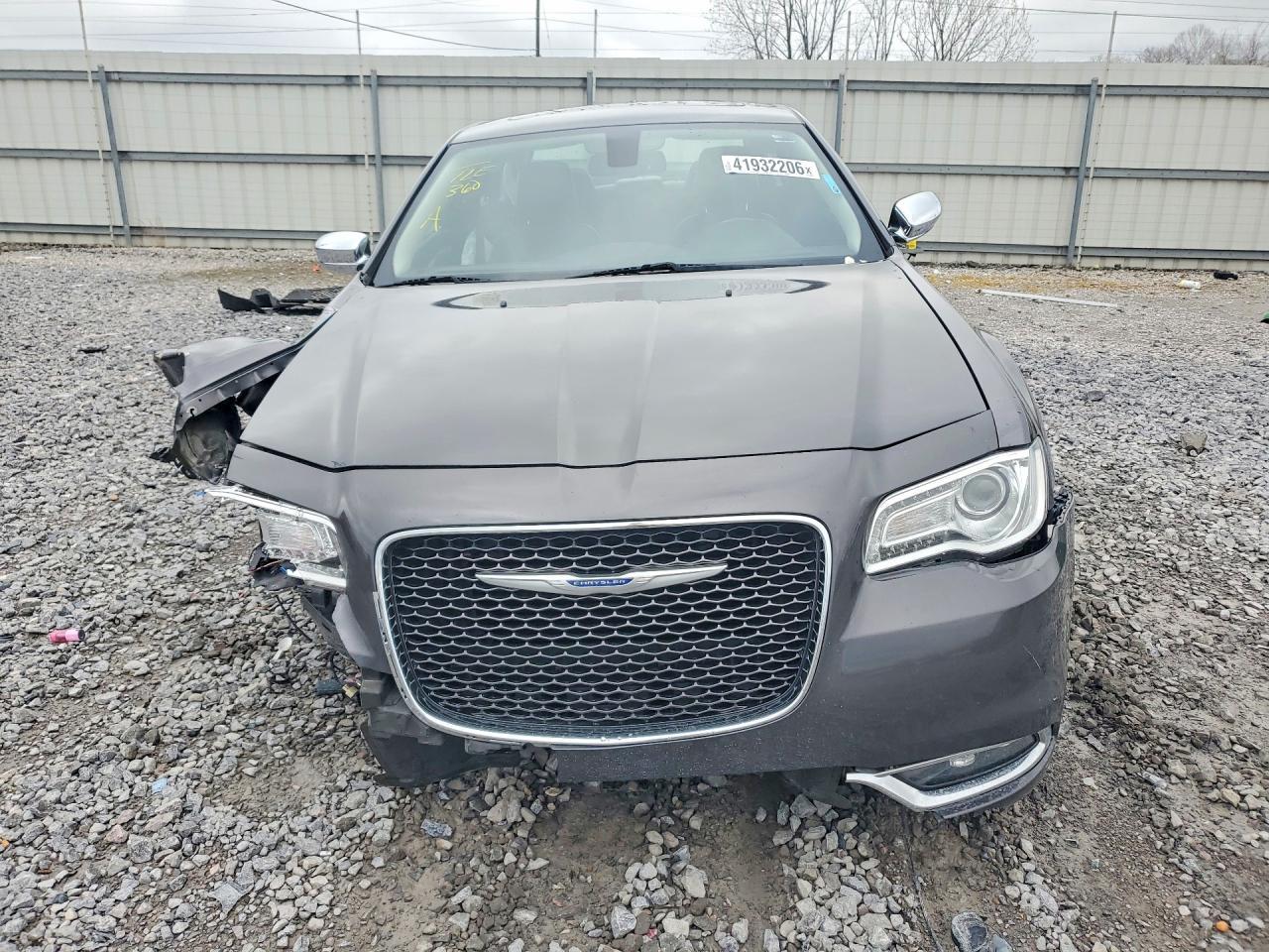 2019 CHRYSLER 300