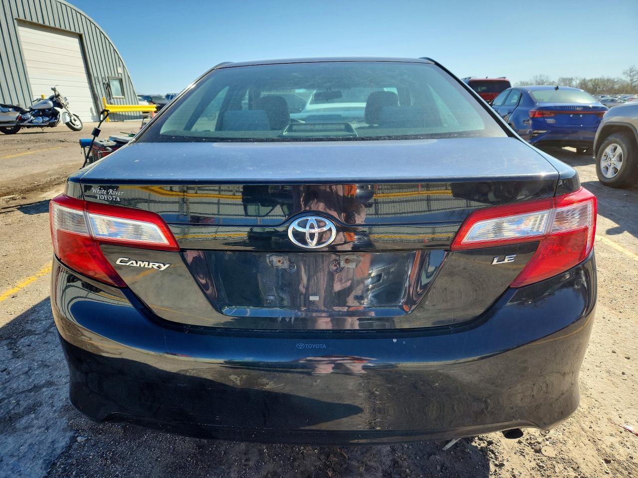2014 TOYOTA CAMRY