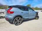 2022 VOLVO XC40