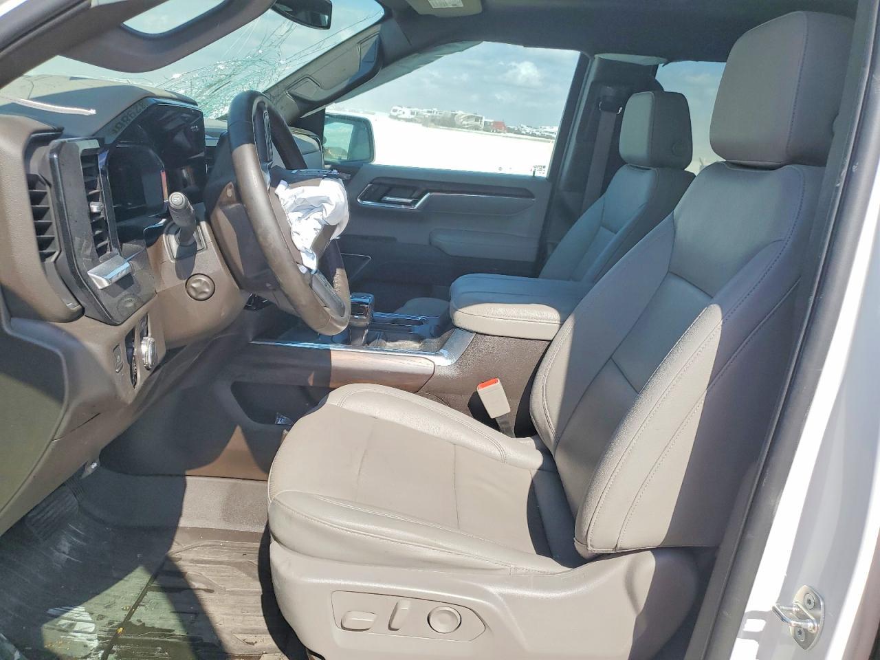 2024 GMC Sierra