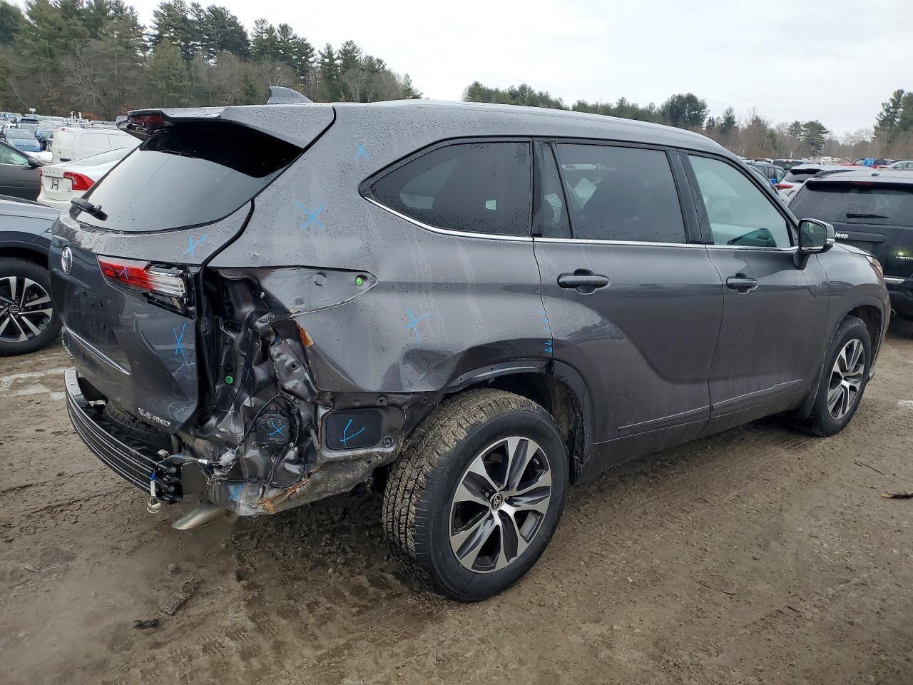 2022 TOYOTA HIGHLANDER