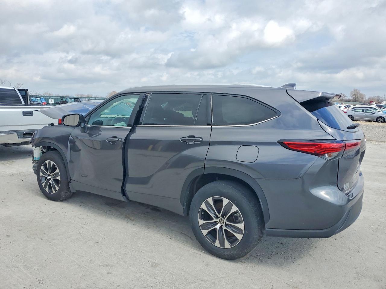 2022 TOYOTA HIGHLANDER