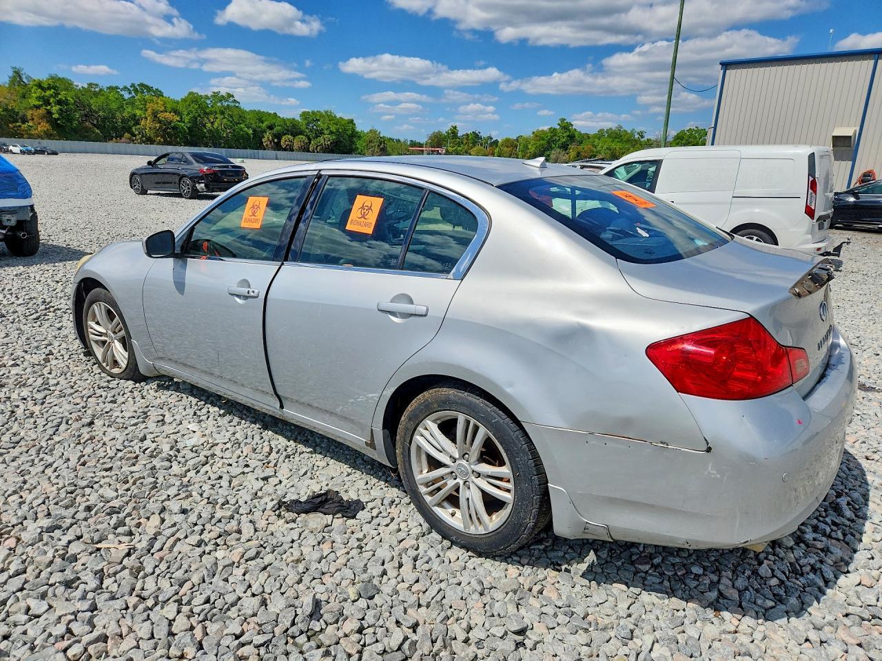 2013 INFINITI G37