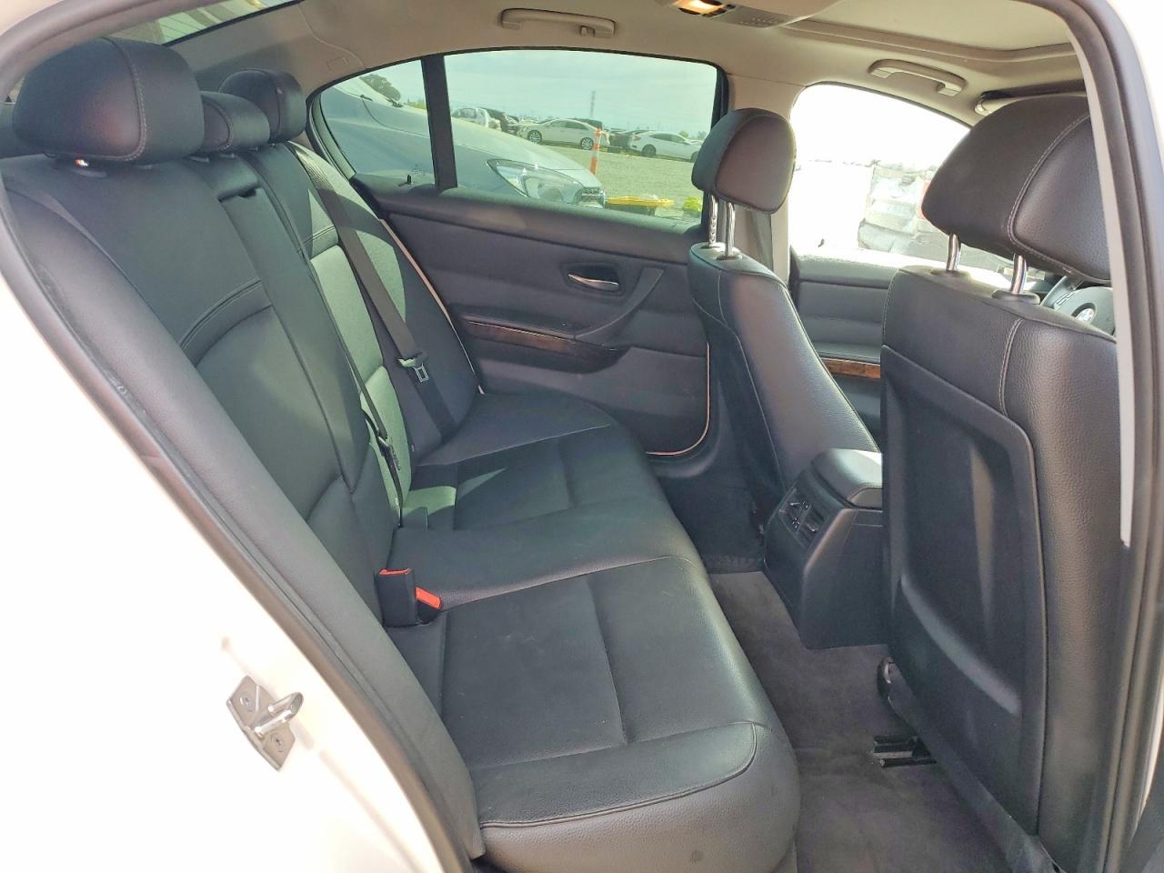 2011 BMW 3 SERIES