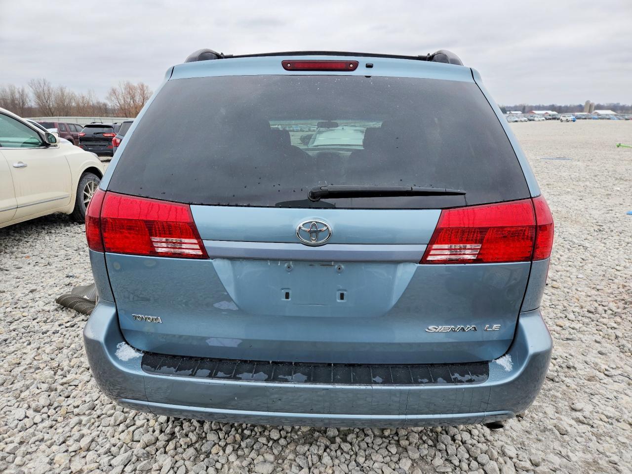 2004 TOYOTA SIENNA
