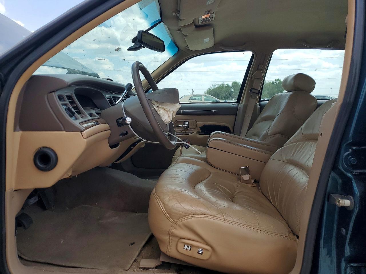 1997 LINCOLN Town Car