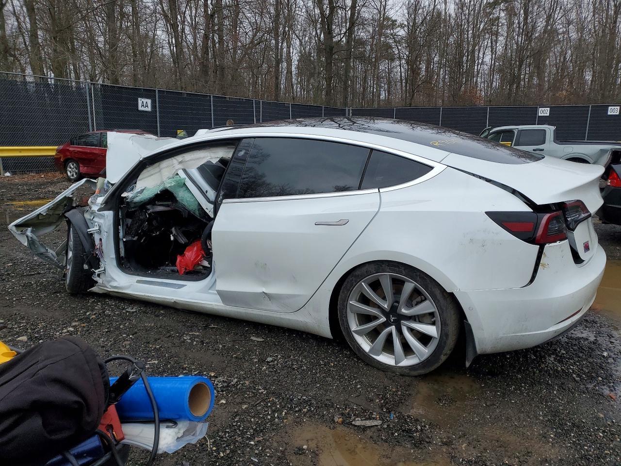 2018 TESLA MODEL 3