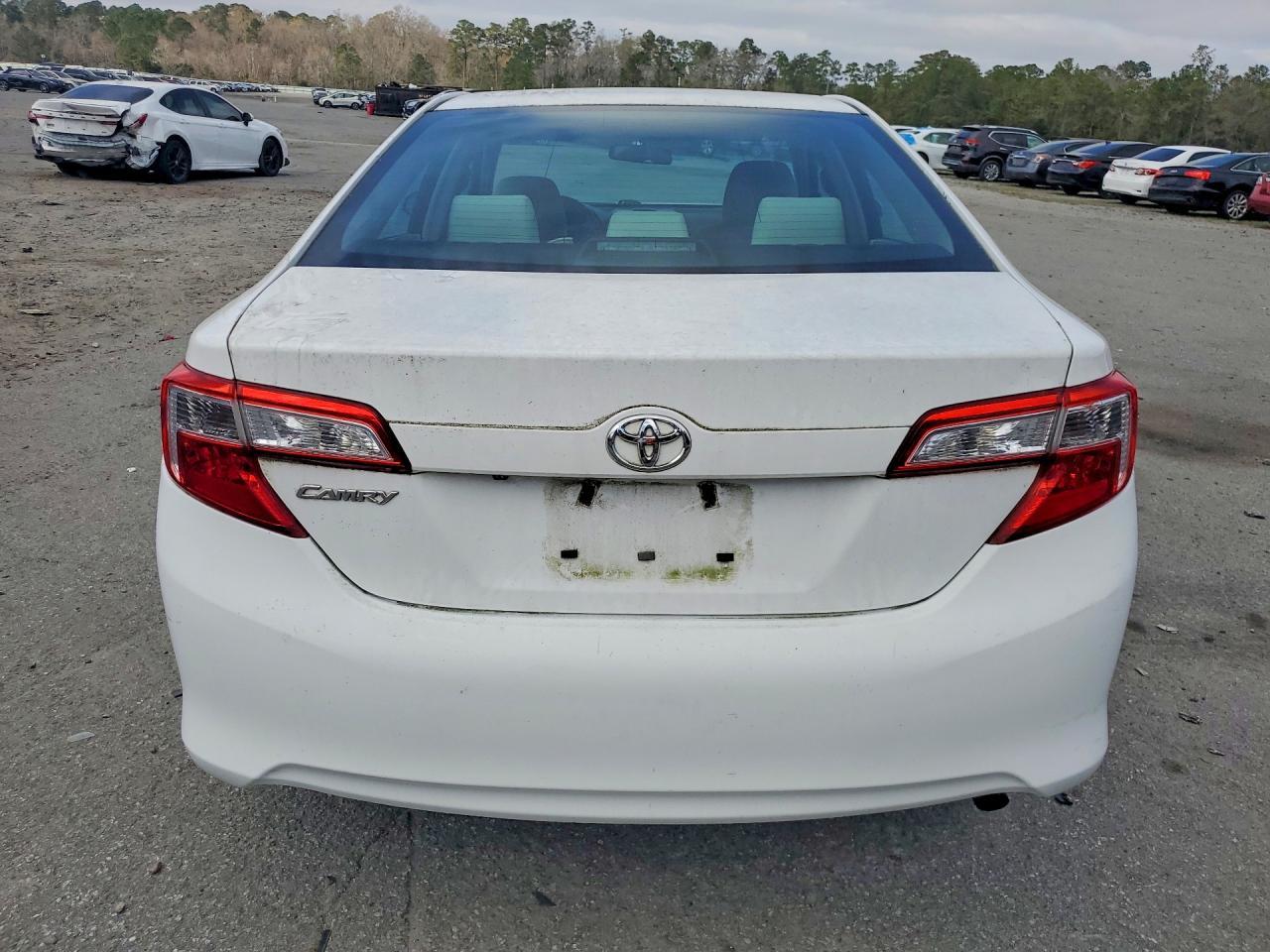 2014 TOYOTA CAMRY