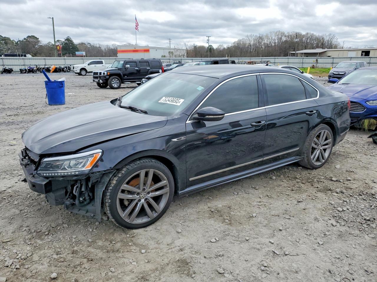 2017 VOLKSWAGEN Passat
