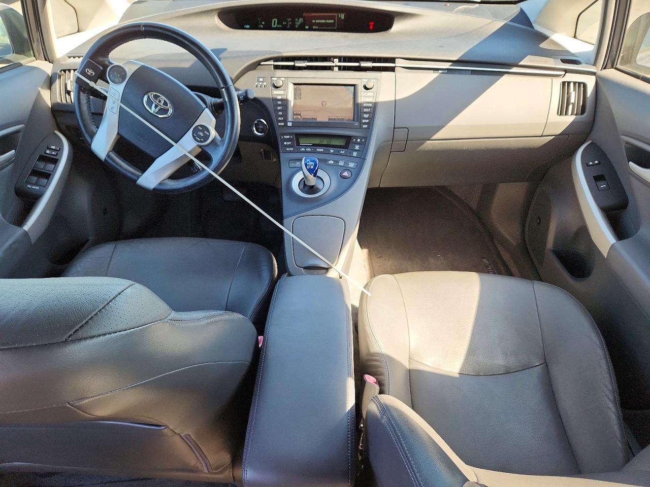 2011 TOYOTA PRIUS