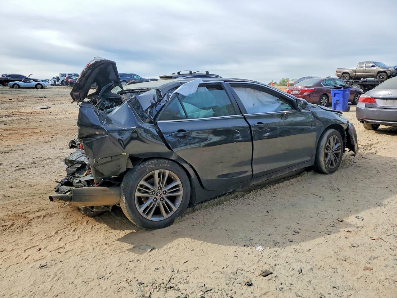 2015 TOYOTA CAMRY