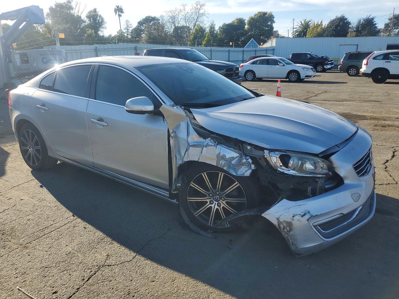 2016 VOLVO S60