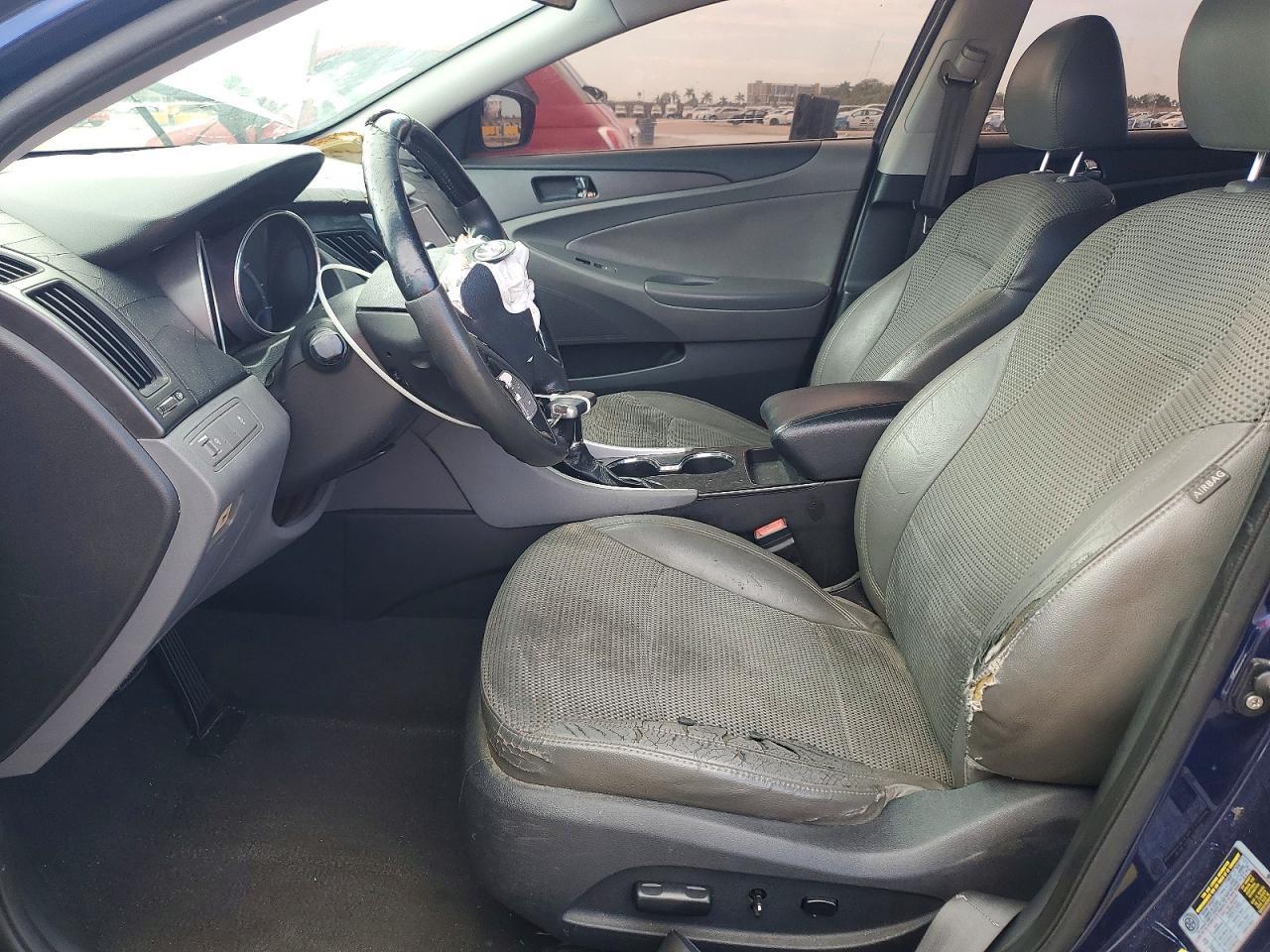 2011 HYUNDAI SONATA