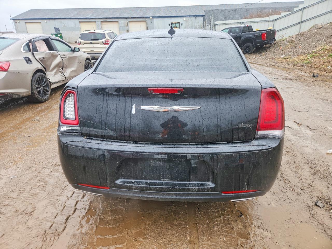2019 CHRYSLER 300