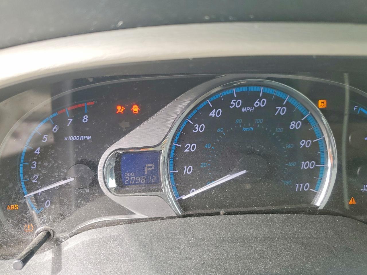 2011 TOYOTA SIENNA