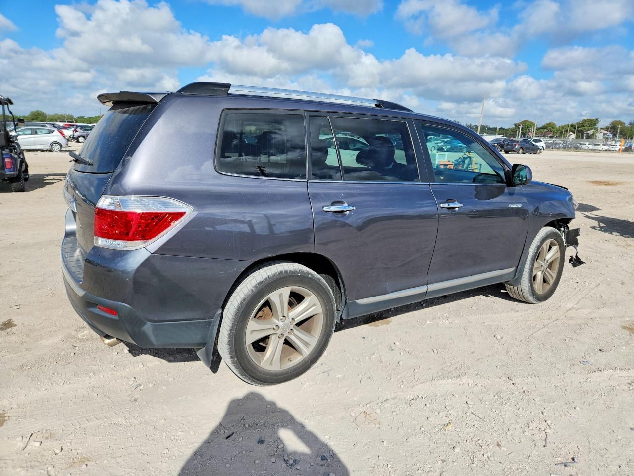 2012 TOYOTA HIGHLANDER