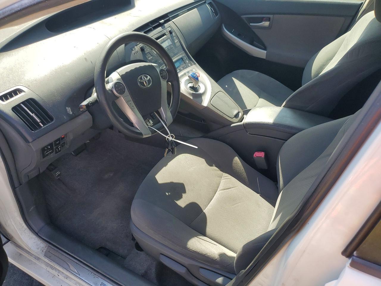 2011 TOYOTA PRIUS