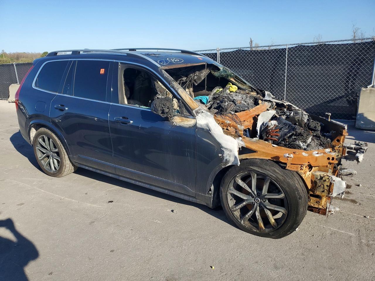 2019 VOLVO XC90